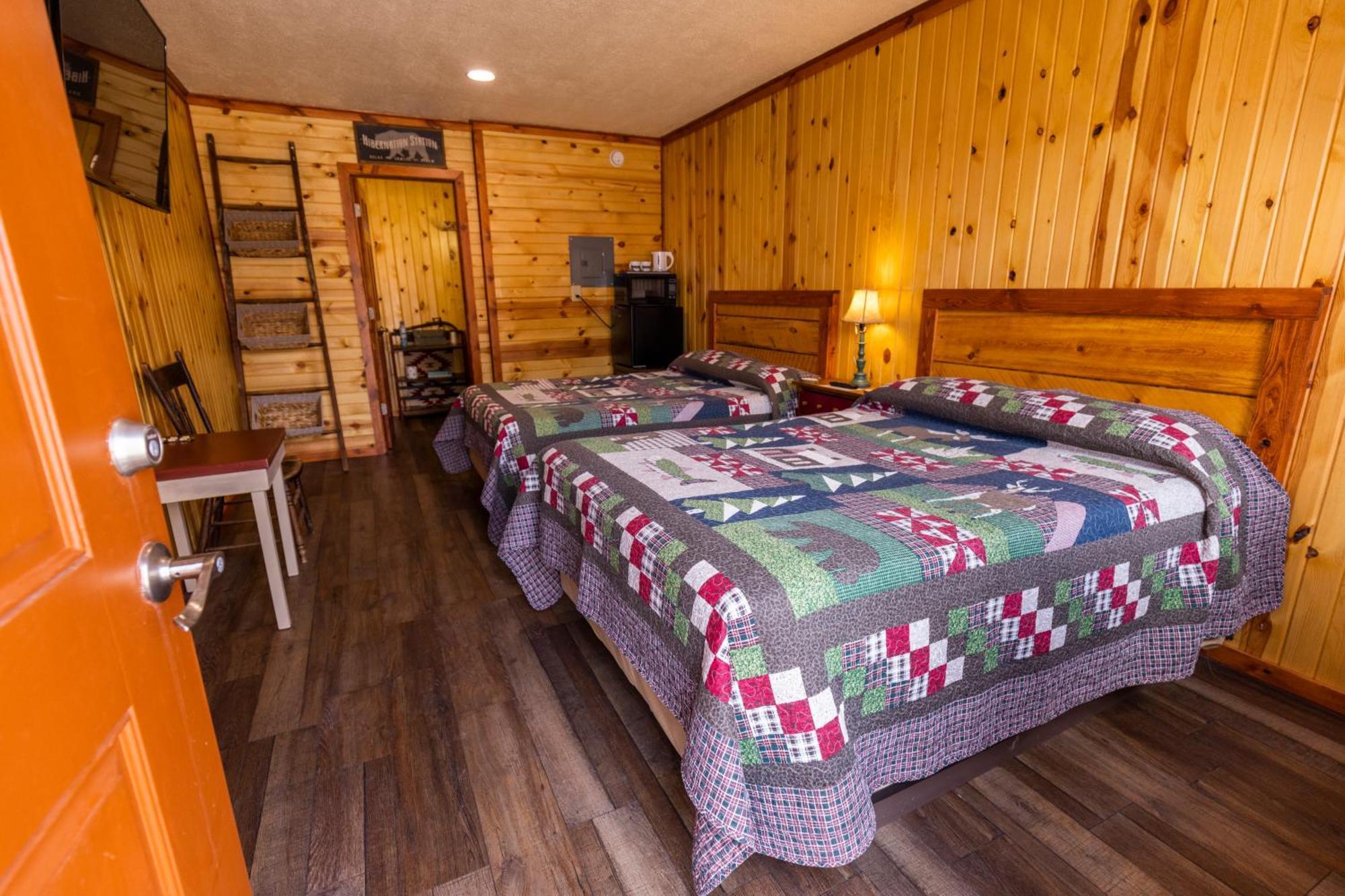 Sunset Rv Park And Motel 벨레 포르셰 외부 사진